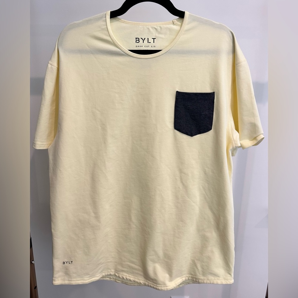 Dak Prescott Owned BYLT Men’s Drop Cut S/S Tee.
Yellow- Men’s XL